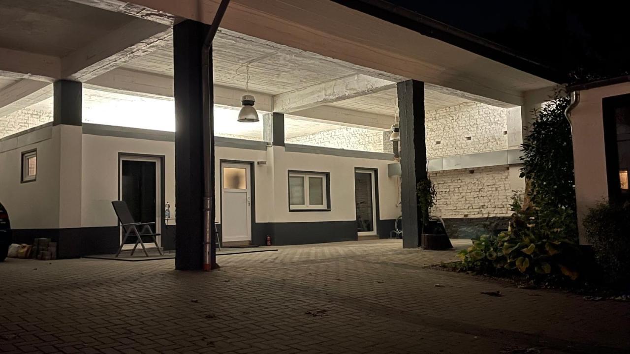Oase Im Gruenen Hinterhof, Eg, Ruhe, Terrasse, Carport, Free Paytv, Kaffee&Tee, Fahrraeder Apartment Duisburg Bagian luar foto