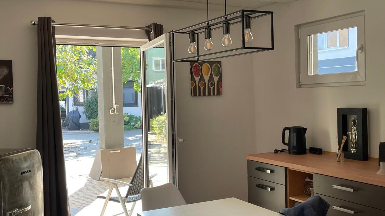 Oase Im Gruenen Hinterhof, Eg, Ruhe, Terrasse, Carport, Free Paytv, Kaffee&Tee, Fahrraeder Apartment Duisburg Bagian luar foto