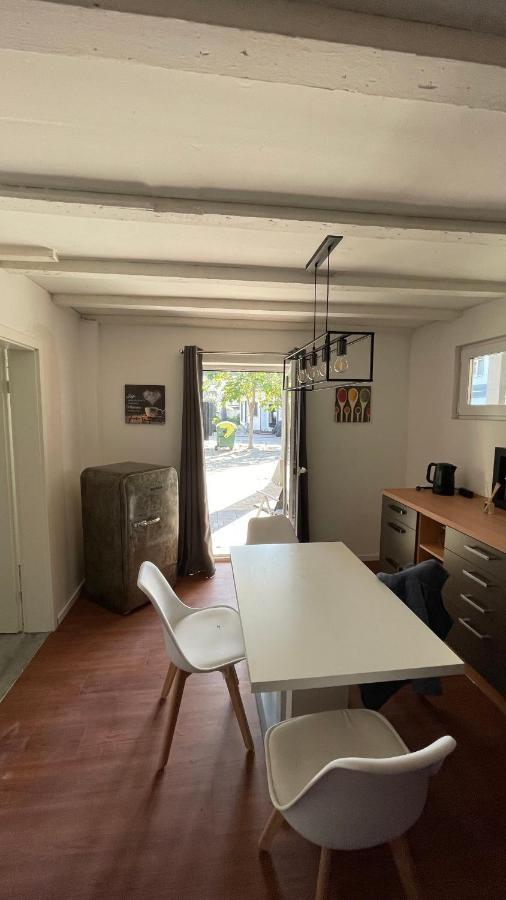 Oase Im Gruenen Hinterhof, Eg, Ruhe, Terrasse, Carport, Free Paytv, Kaffee&Tee, Fahrraeder Apartment Duisburg Bagian luar foto