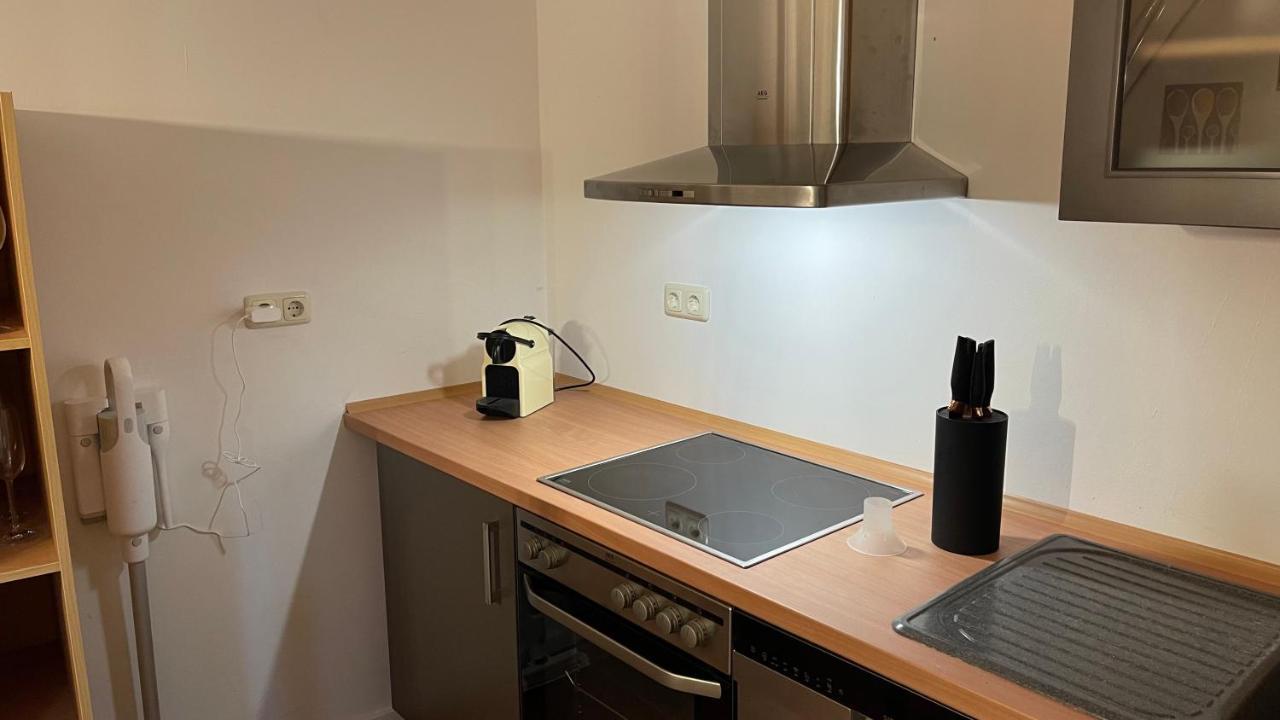 Oase Im Gruenen Hinterhof, Eg, Ruhe, Terrasse, Carport, Free Paytv, Kaffee&Tee, Fahrraeder Apartment Duisburg Bagian luar foto
