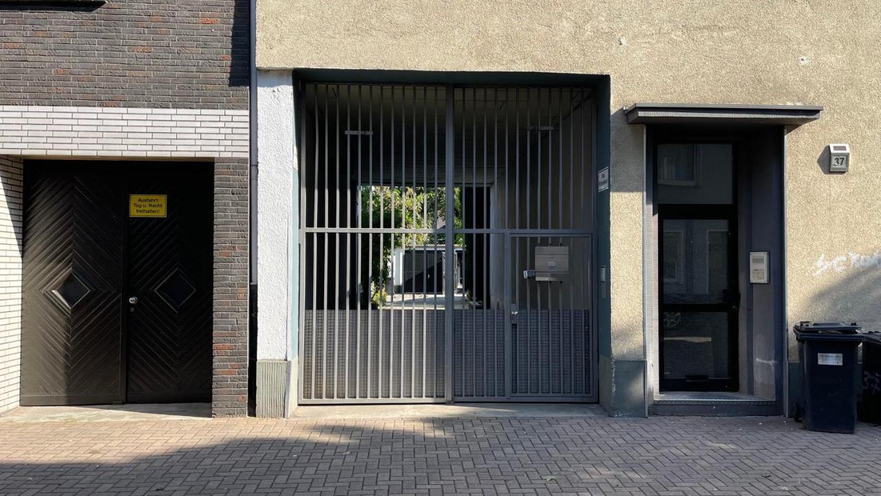Oase Im Gruenen Hinterhof, Eg, Ruhe, Terrasse, Carport, Free Paytv, Kaffee&Tee, Fahrraeder Apartment Duisburg Bagian luar foto