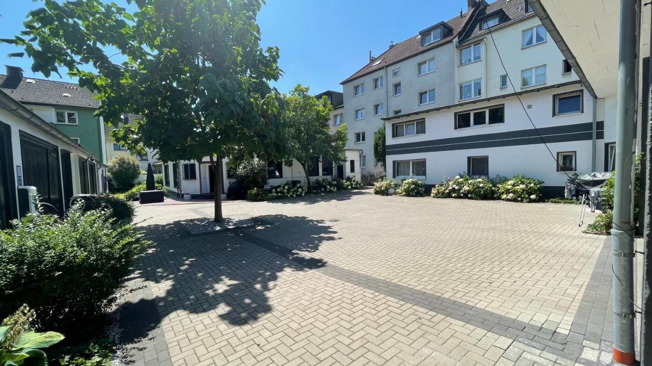 Oase Im Gruenen Hinterhof, Eg, Ruhe, Terrasse, Carport, Free Paytv, Kaffee&Tee, Fahrraeder Apartment Duisburg Bagian luar foto