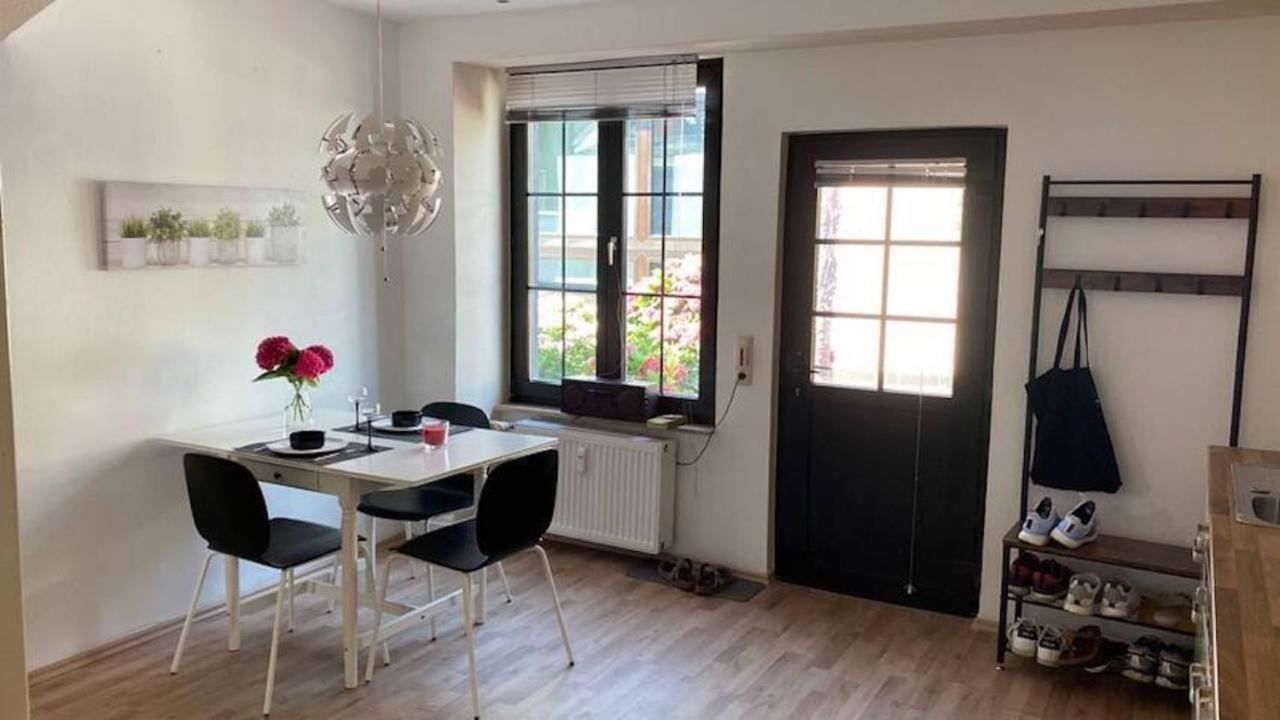 Oase Im Gruenen Hinterhof, Eg, Ruhe, Terrasse, Carport, Free Paytv, Kaffee&Tee, Fahrraeder Apartment Duisburg Bagian luar foto