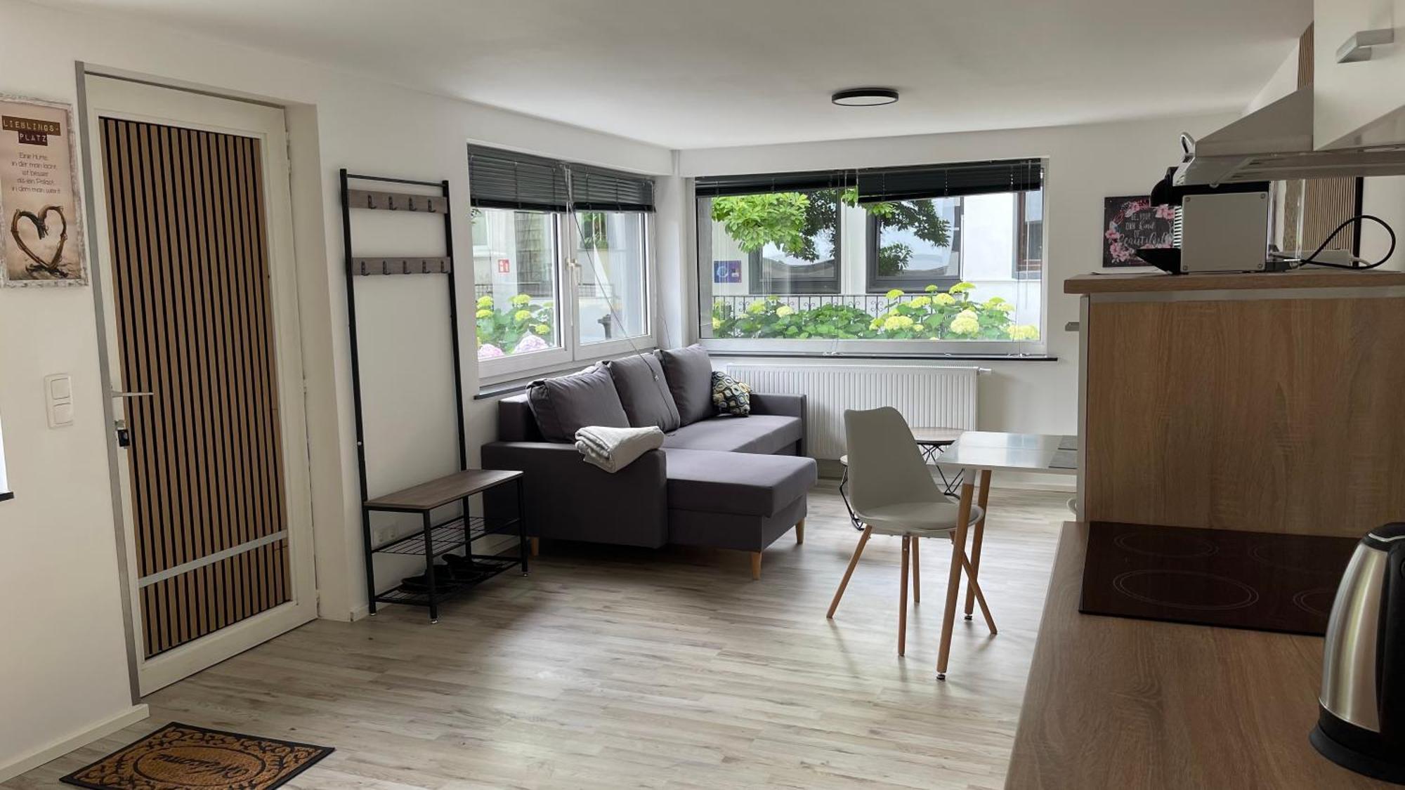 Oase Im Gruenen Hinterhof, Eg, Ruhe, Terrasse, Carport, Free Paytv, Kaffee&Tee, Fahrraeder Apartment Duisburg Bagian luar foto